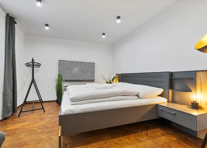 Lam Retro * براتسيلافا